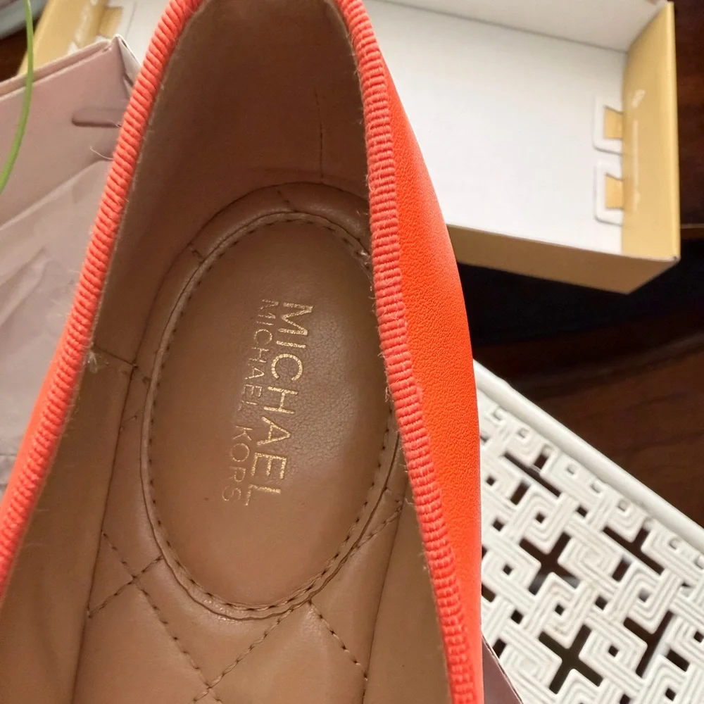 Micheal Kors Honey Ballet Poppy - Picture 4 of 9